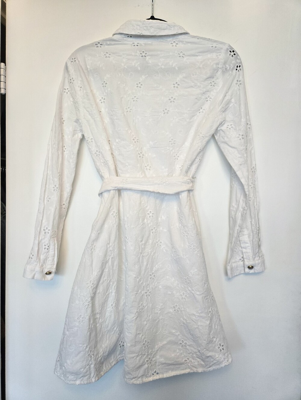 Zara White Eyelet Long-Sleeve Shirt Dress with Waist Tie - Picture 4 of 9